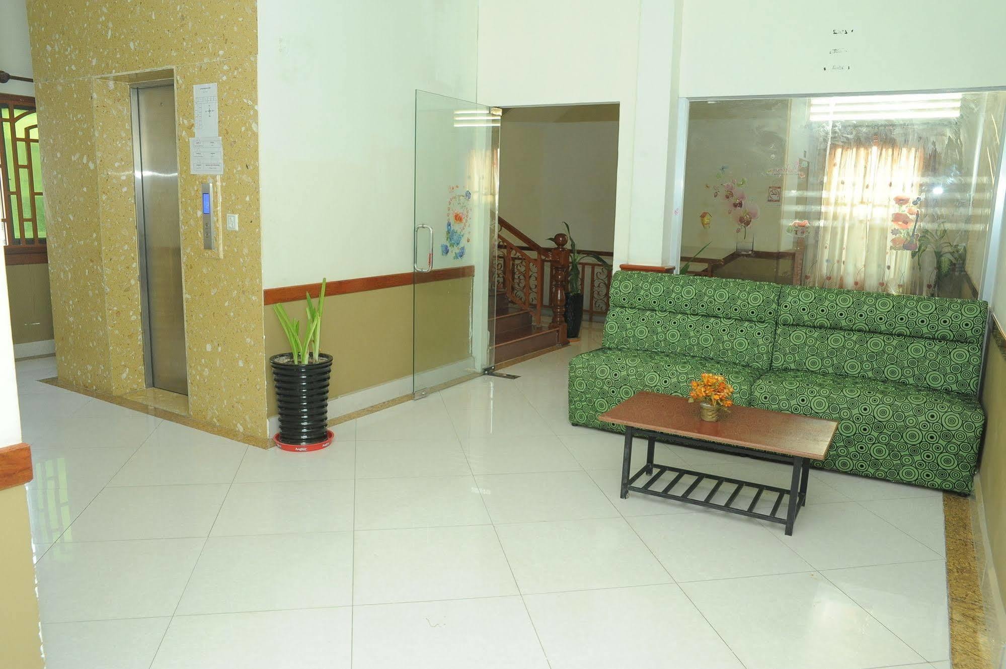 Lux Star Town Hotel Phnompen Kültér fotó