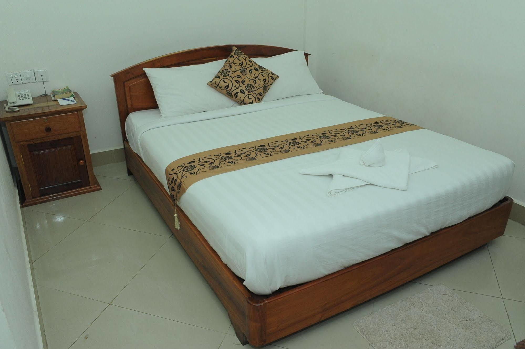 Lux Star Town Hotel Phnompen Kültér fotó