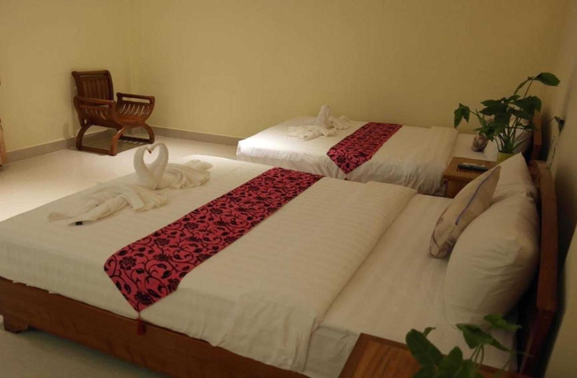 Lux Star Town Hotel Phnompen Kültér fotó
